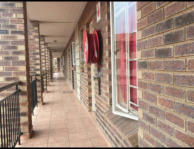 2 BEDROOM SECTIONAL TITLE FOR SALE IN COMET